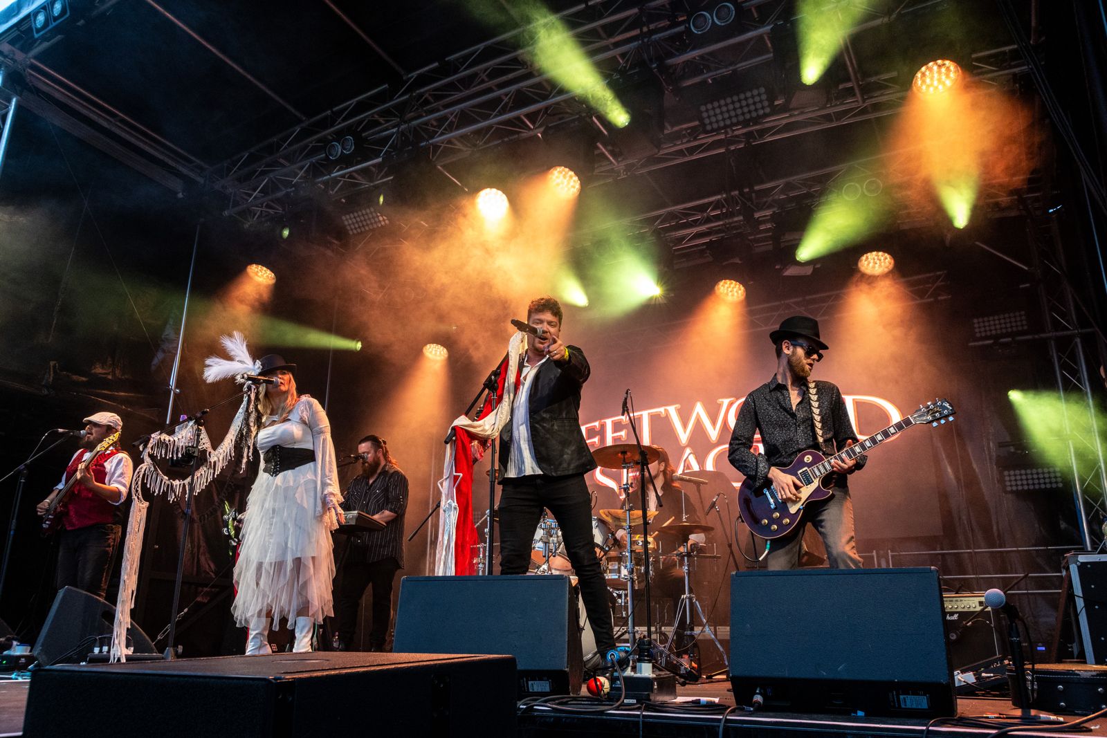 Fleetwood Shack performing live
