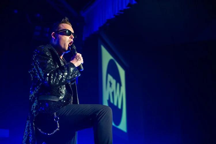 Rob B Williams performing live